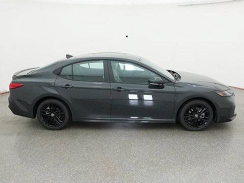 New 2026 Toyota Camry Hybrid FWD image 21