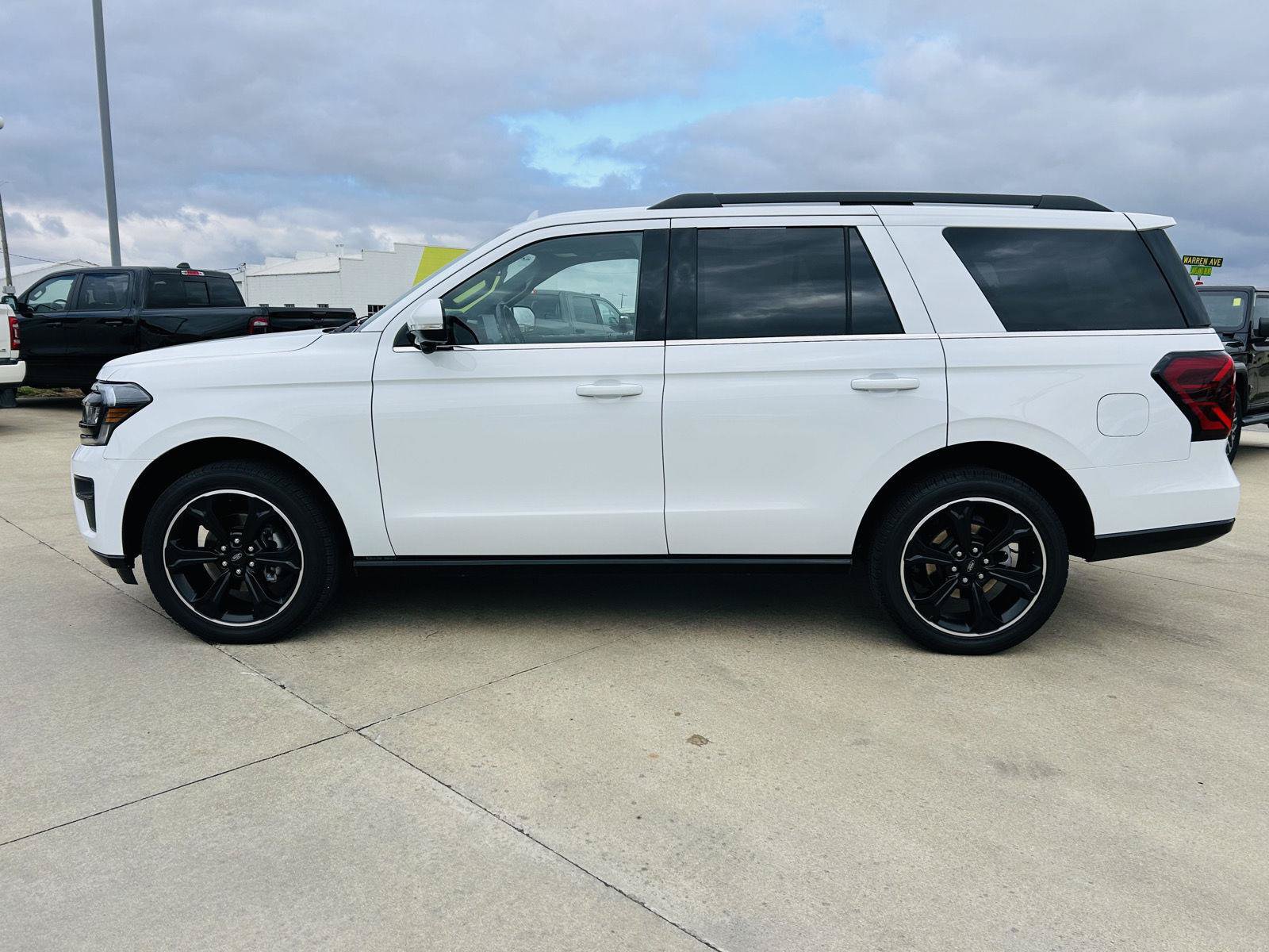 Used 2023 Ford Expedition Limited AWD/4WD image 45