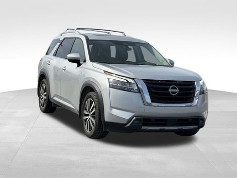 Used 2023 Nissan Pathfinder Platinum w/ Cargo Package image 1
