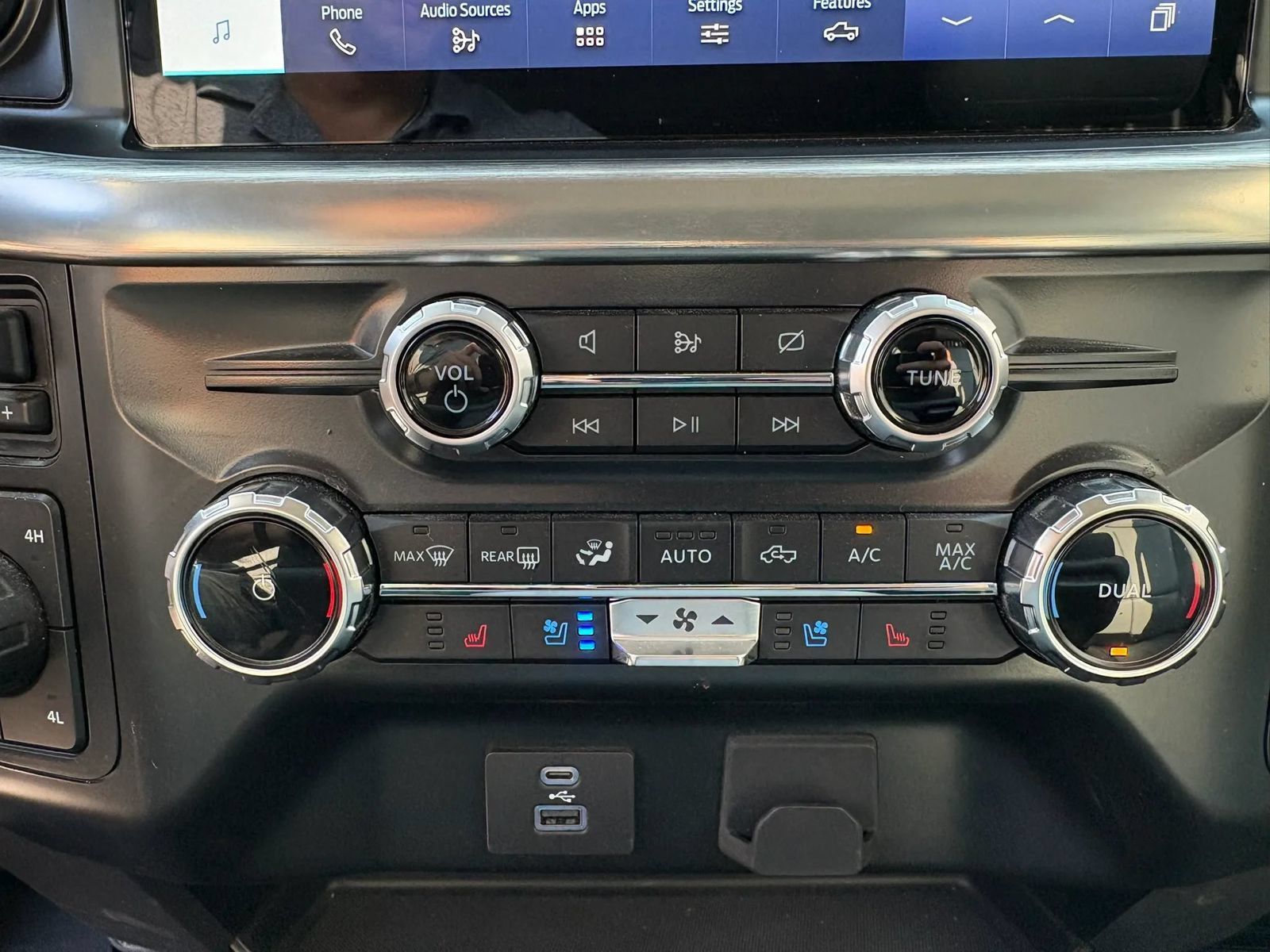 Used 2022 Ford F150 Lariat w/ Equipment Group 501A Mid AWD/4WD image 13