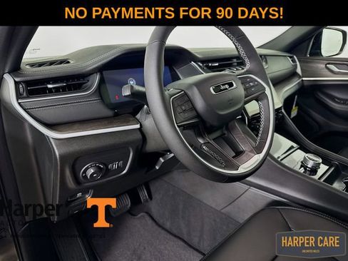 New 2025 Jeep Grand Cherokee Limited w/ Black Appearance Package image 11