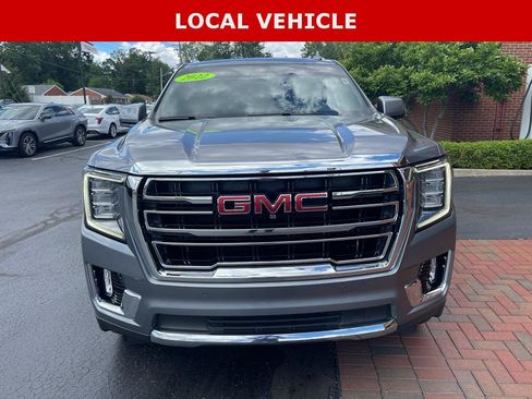 Used 2022 GMC Yukon SLT w/ SLT Premium Package AWD/4WD image 3