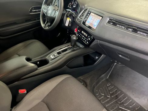 Used 2022 Honda HR-V EX image 16