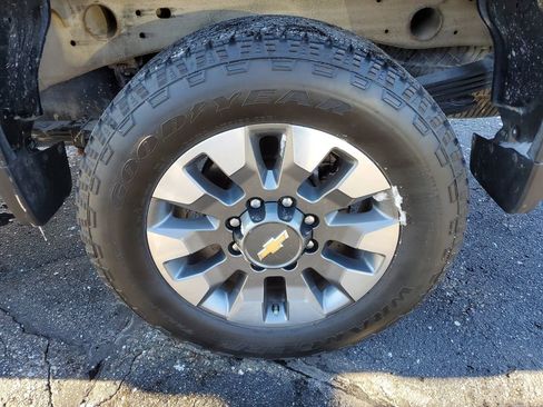 Certified 2024 Chevrolet Silverado 2500 Custom w/ Custom Value Package image 31