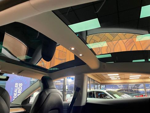 Used 2020 Tesla Model 3 Performance image 17