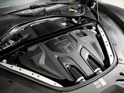 Used 2025 Porsche Panamera 4 image 27