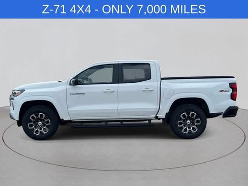 Used 2026 Chevrolet Colorado Z71 w/ Technology Package AWD/4WD image 2