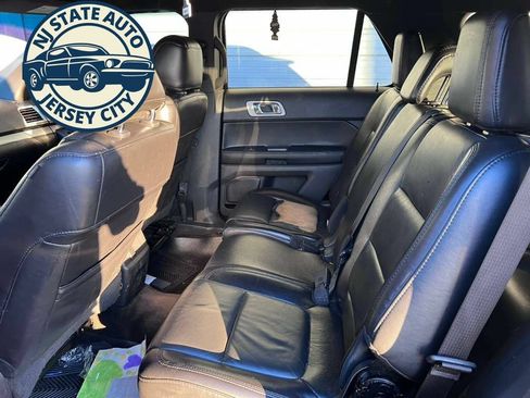 Used 2014 Ford Explorer XLT w/ Equipment Group 202A AWD/4WD image 7