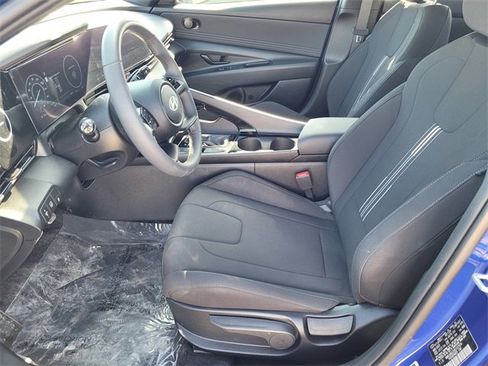 New 2025 Hyundai Elantra SEL image 8