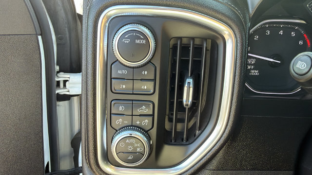 Used 2020 GMC Sierra 1500 SLT w/ SLT Premium Plus Package AWD/4WD image 31