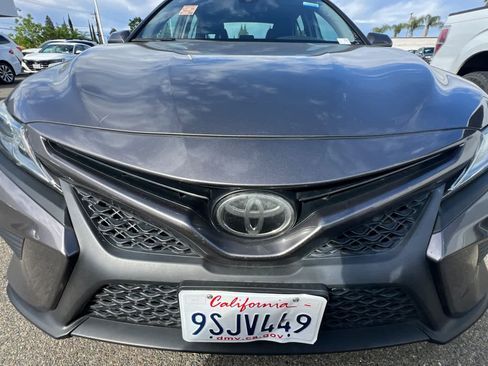 Used 2020 Toyota Camry SE image 12
