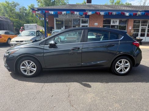 Used 2017 Chevrolet Cruze LT w/ Convenience Package FWD image 8