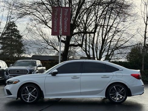 Used 2024 Honda Civic Touring image 2
