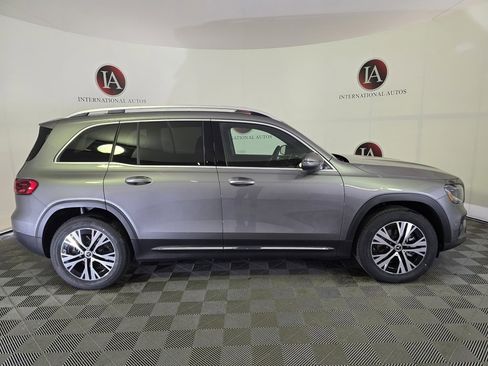 New 2025 Mercedes-Benz GLB 250 4MATIC image 3