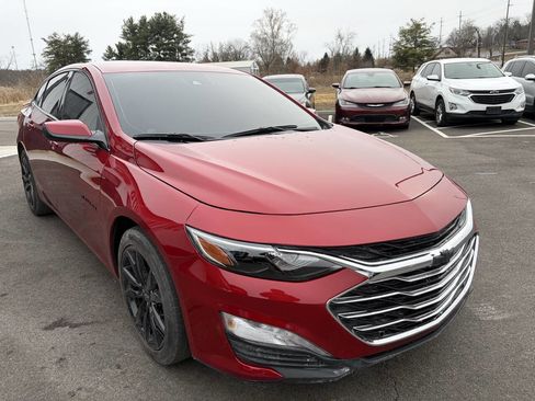 Used 2025 Chevrolet Malibu RS image 4