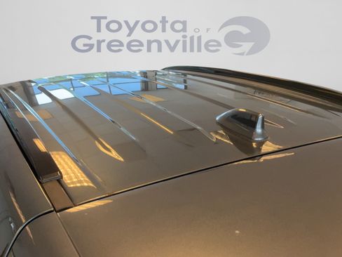 Used 2020 Toyota RAV4 LE FWD image 37