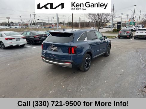 Certified 2025 Kia Sorento S w/ Panoramic Sunroof Package image 11