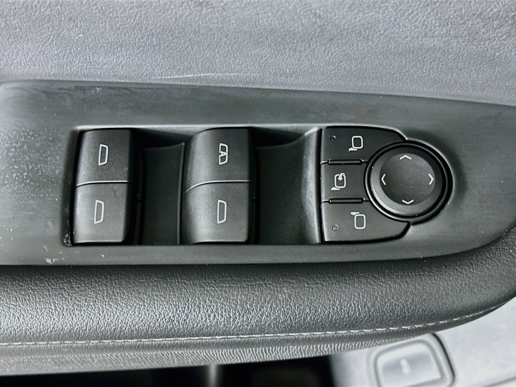 Used 2025 Buick Enclave Preferred FWD image 15