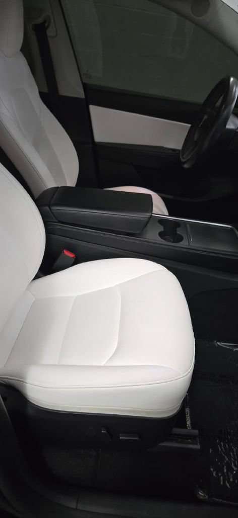 Used 2022 Tesla Model Y Performance AWD/4WD image 10