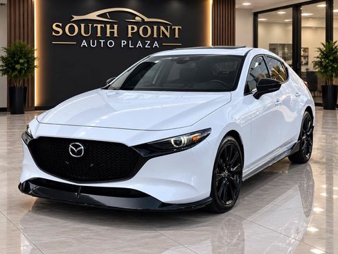 Used 2019 MAZDA MAZDA3 Hatchback w/ Premium Package FWD image 2