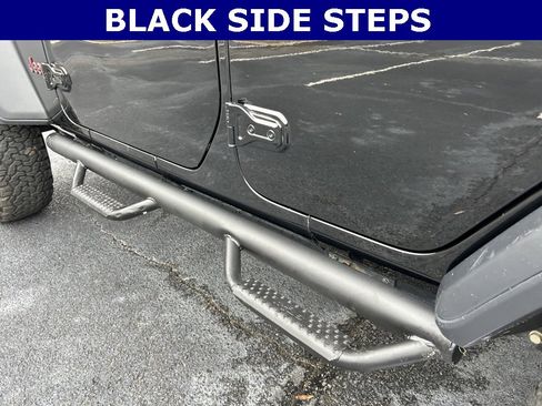 Used 2024 Jeep Wrangler Unlimited Rubicon w/ XTREMEE 35" Tire Package image 6