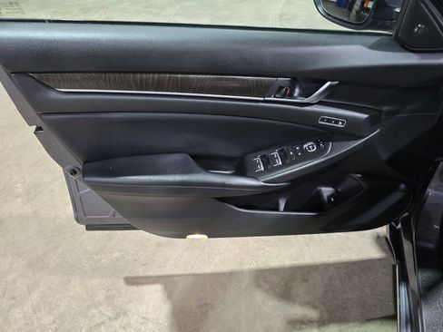 Used 2018 Honda Accord EX-L image 24