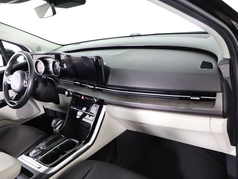 Certified 2024 Kia Carnival EX FWD image 28