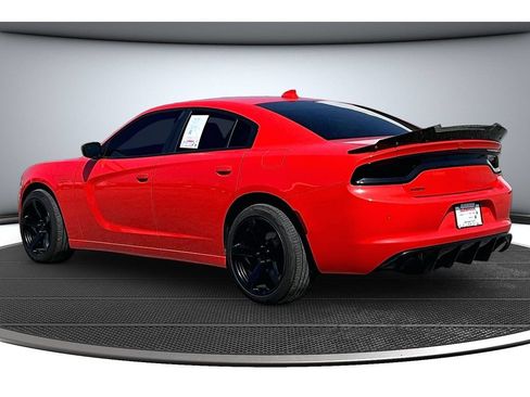 Used 2018 Dodge Charger GT w/ Blacktop Package AWD/4WD image 19