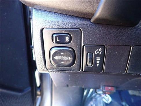 Used 2017 Toyota Corolla L image 12