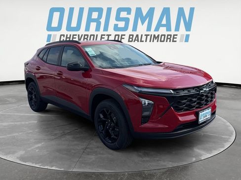 New 2026 Chevrolet Trax LT w/ Driver Confidence Package FWD image 1