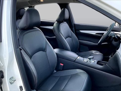 Used 2021 INFINITI QX50 Essential w/ Convenience Package FWD image 8