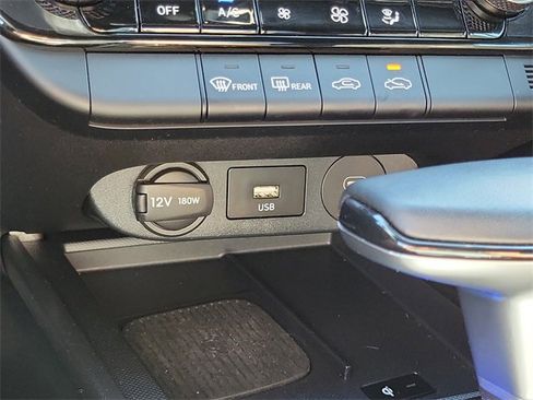Used 2025 Hyundai Elantra Sport image 12