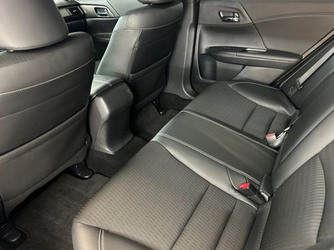 Used 2017 Honda Accord Sport image 24