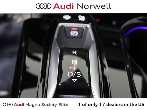 Used 2025 Audi Q5 Premium w/ Convenience Package AWD/4WD image 4