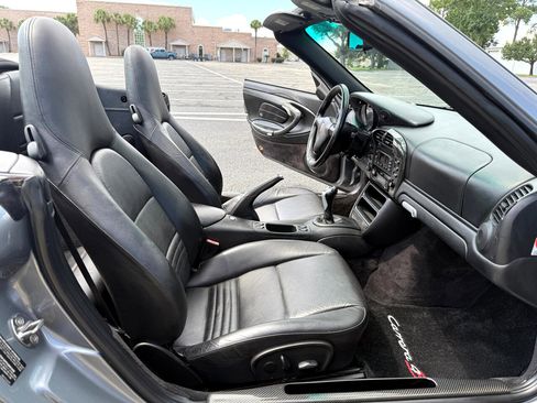 Used 2004 Porsche 911 Carrera 4S image 39