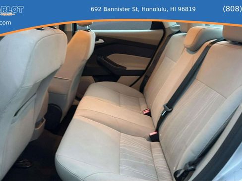 Used 2015 Ford Focus SE FWD image 19