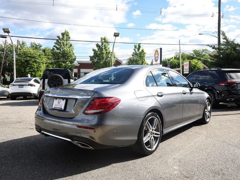 Used 2018 Mercedes-Benz E 300 4MATIC image 7