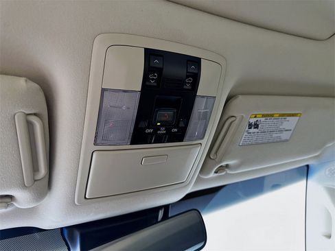 Used 2023 Lexus GX 460 Premium image 35