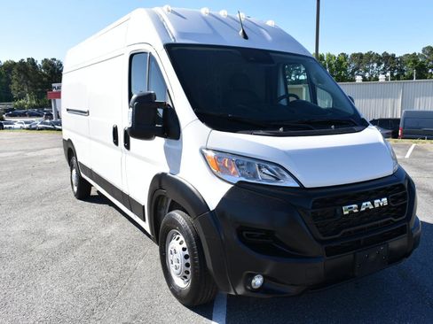 Used 2025 RAM ProMaster 2500 w/ Convenience Group FWD image 4