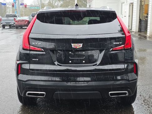 Used 2025 Cadillac XT4 Premium Luxury image 4
