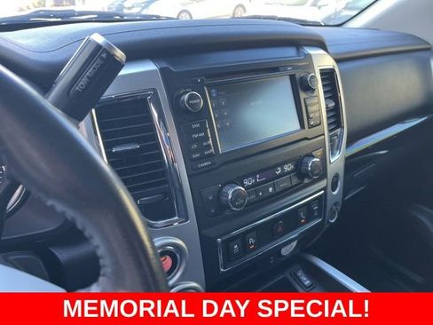 Used 2018 Nissan Titan SV w/ SV Convenience Package AWD/4WD image 21