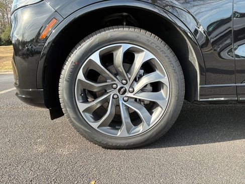 New 2026 Lincoln Aviator AWD w/ Jet Appearance Package image 23