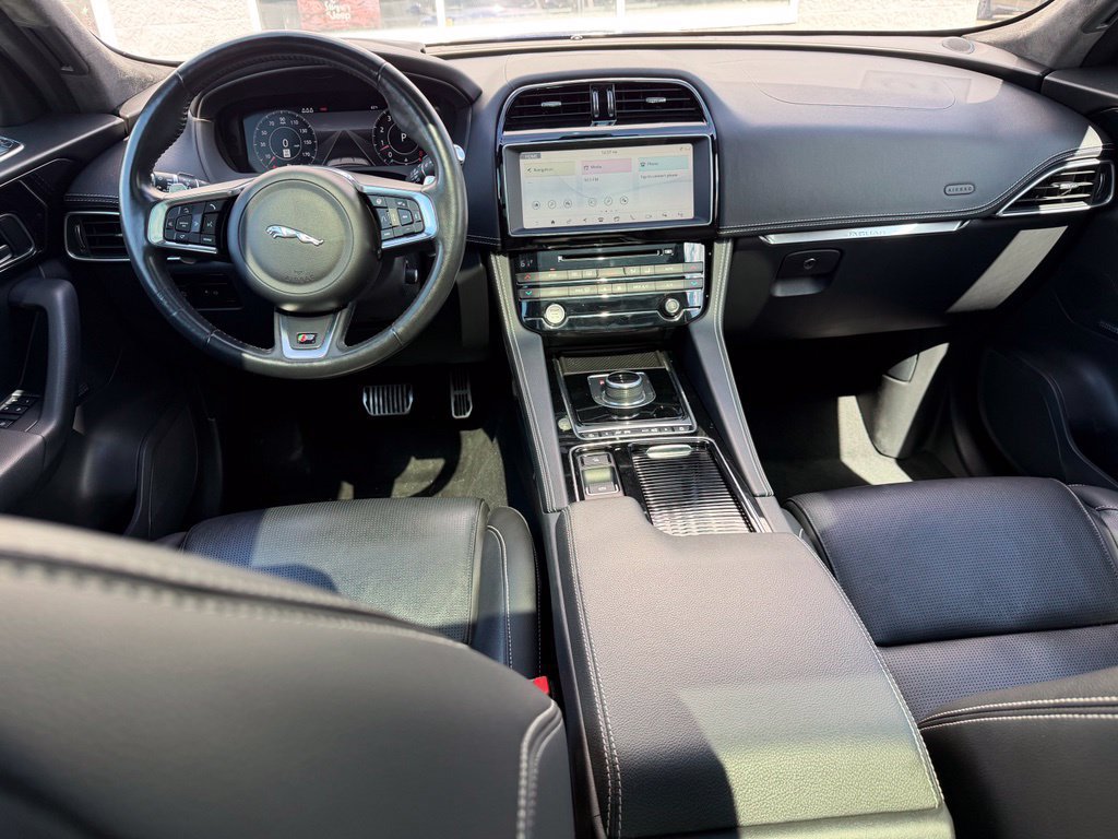 Used 2019 Jaguar F-PACE S AWD/4WD image 15