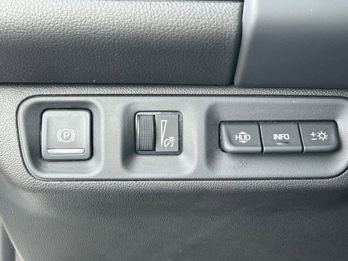 Used 2022 GMC Acadia Denali w/ Denali Ultimate Package image 25