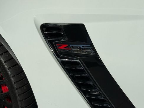 Used 2016 Chevrolet Corvette Z06 w/ 3LZ Preferred Equipment Group image 13