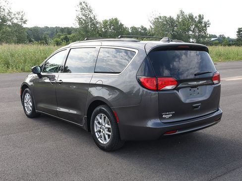 Used 2021 Chrysler Voyager Lxi FWD image 8