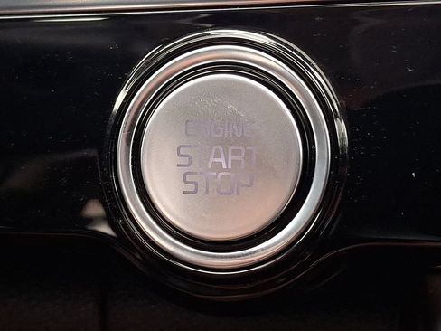 Used 2024 Kia Carnival SX Prestige FWD image 24