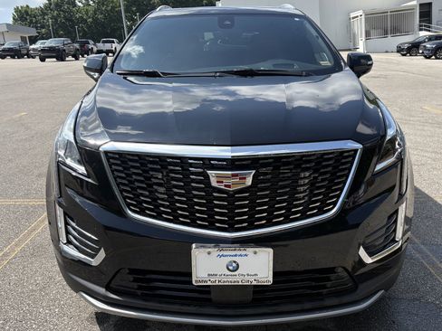Used 2021 Cadillac XT5 Premium Luxury FWD image 3