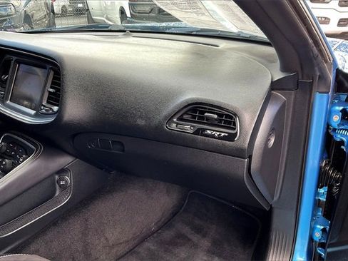 Used 2015 Dodge Challenger SRT image 16