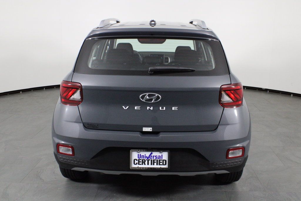 Certified 2026 Hyundai Venue SEL FWD image 11